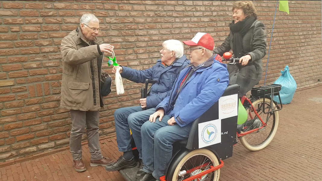 Feestelijke kick-off ouderen rondrijden in Riksja