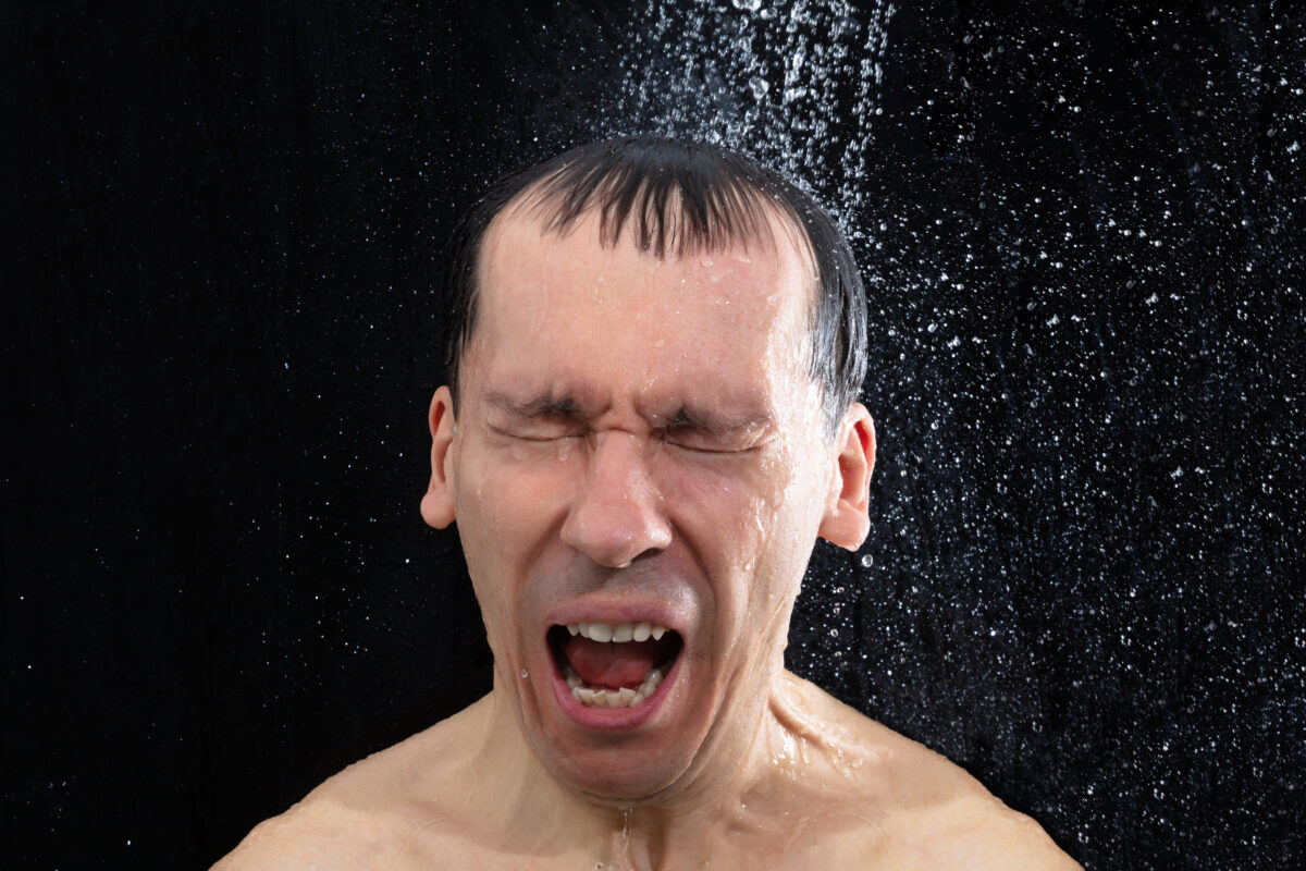 Regenbui en wateroverlast? Haal tegels uit je tuin!