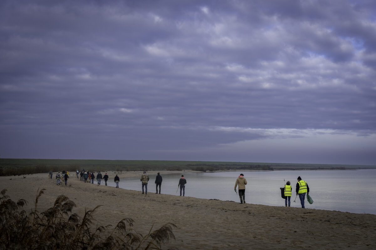 Schoonmaakactie op Trintelstrand levert verrassende vondsten op